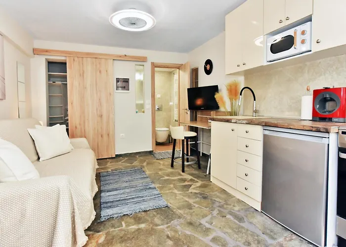 Amelia Apartment